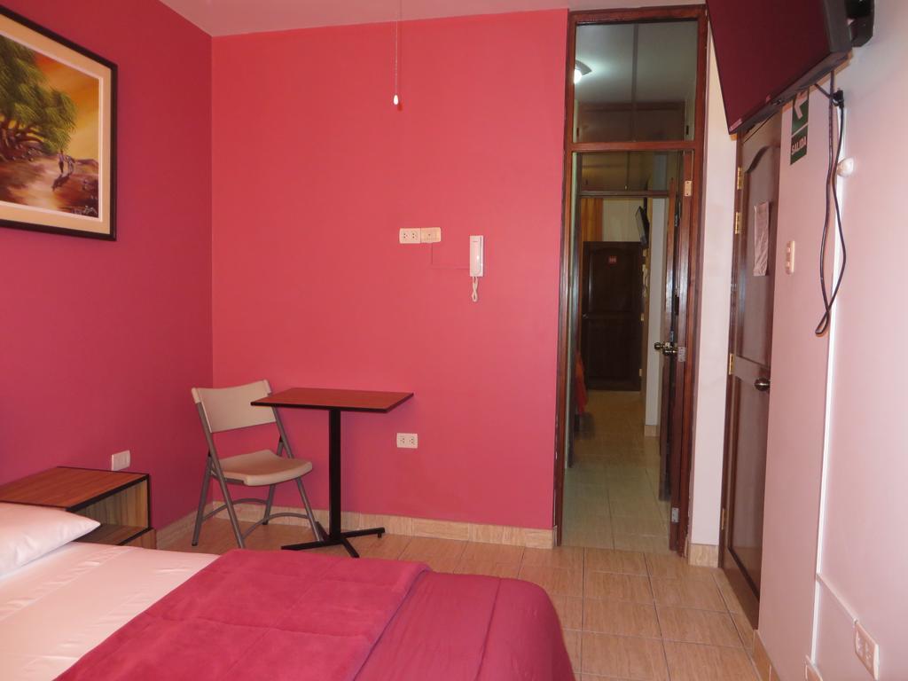 Hostal Hellen Ross Nazca Habitación foto