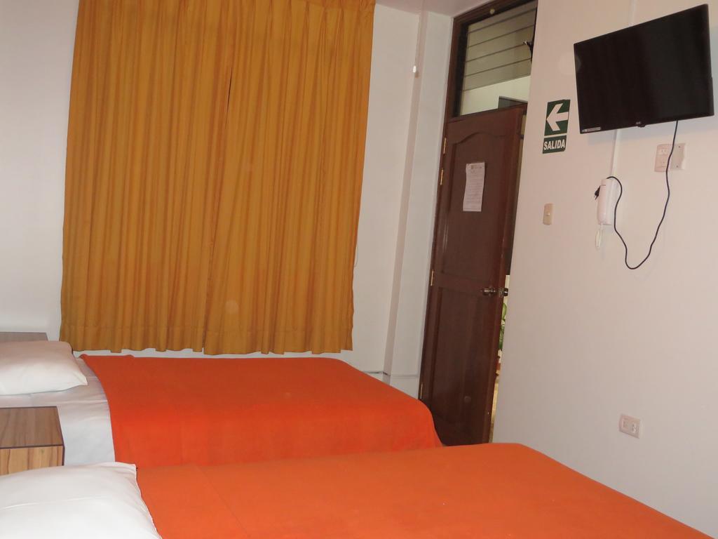 Hostal Hellen Ross Nazca Habitación foto